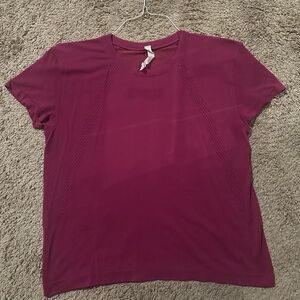 lululemon athletica Magenta Plum Short Sleeve Tee Women’s size 10